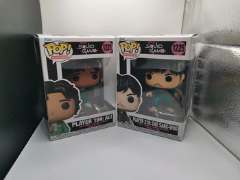 Lot 2 figurines pop funko edition Netflix squid game neuf