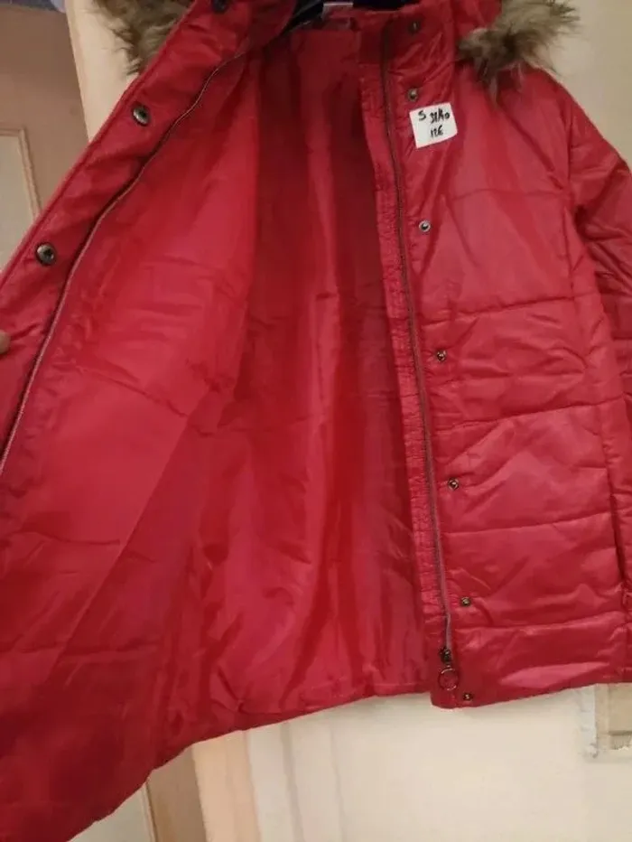 Blouson rouge à capuche taille 38/40 taille S - photo numéro 4