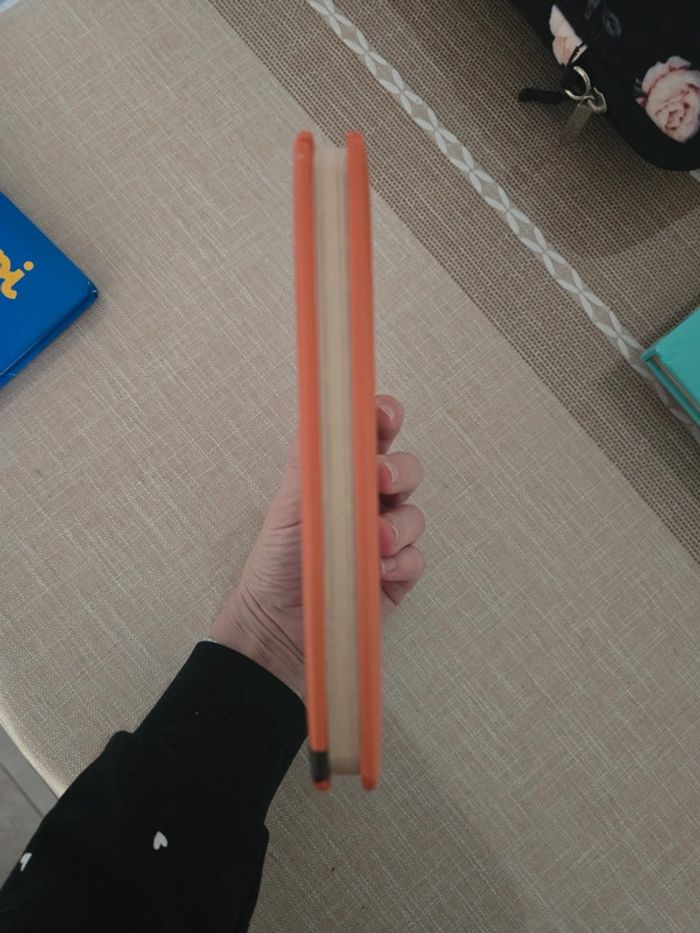 T'choupi aime mamie - livre tout carton - photo numéro 4