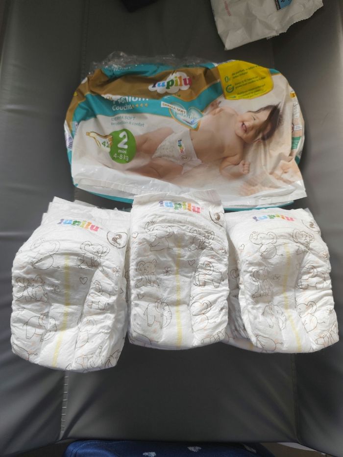 Lot de 23 couches taille 2