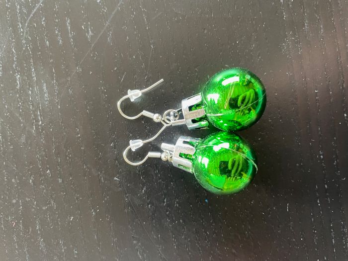 Boucles d'oreilles boules de Noel - photo numéro 3