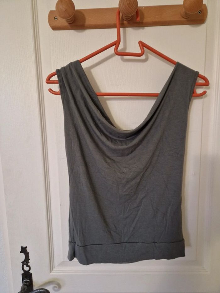 Top kaki - photo numéro 2