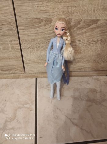 Poupée la reine des neiges