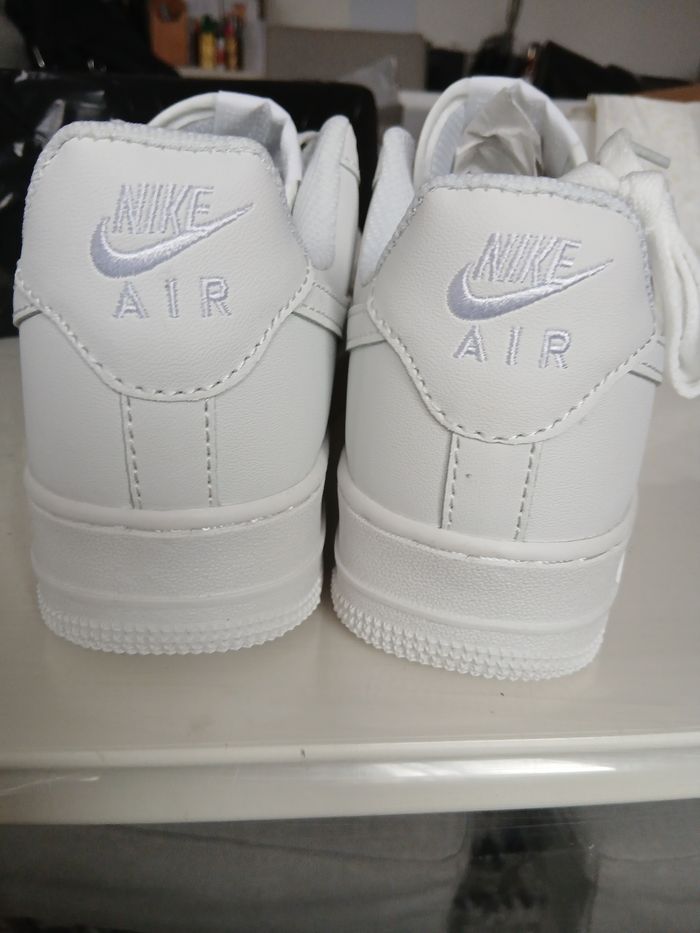 Paire de baskets nike air force 1 neuves emballées - photo numéro 2