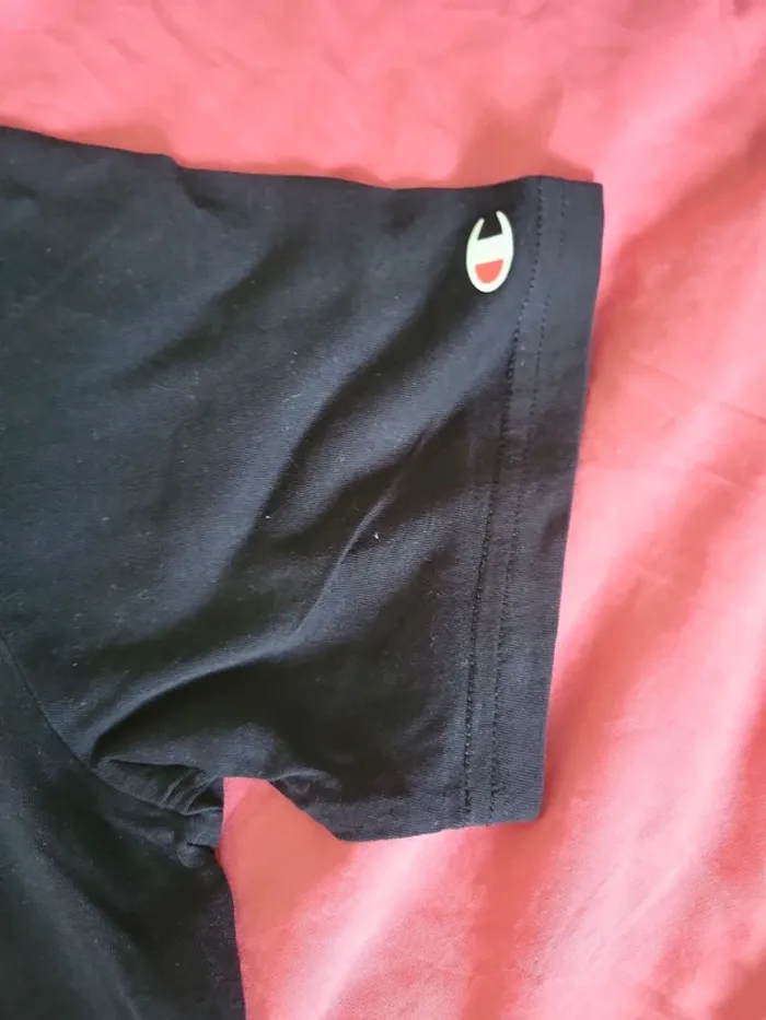 Tee-shirt champion taille 15/16 ans ou s - photo numéro 2