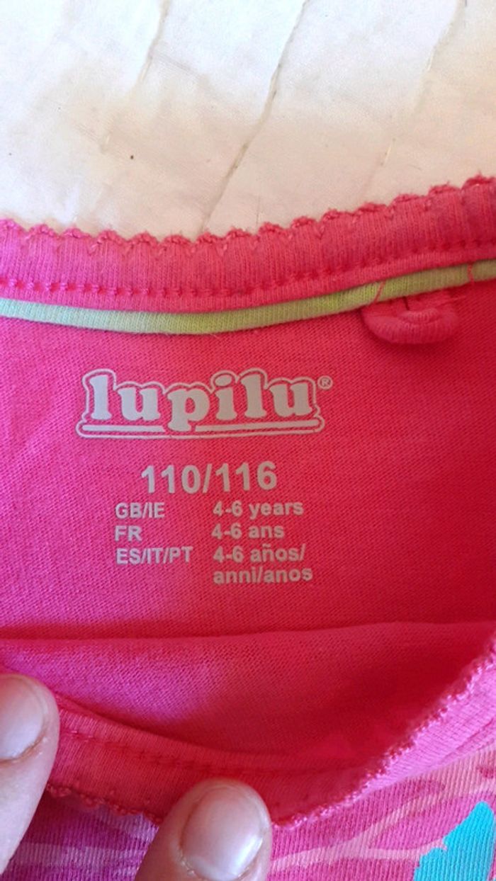 Tee-shirt rose papillon - photo numéro 3