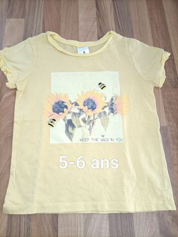 Tee-shirt jaune motif tournesols 5-6 ans🌻palomino