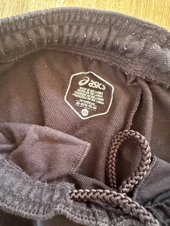 Jogging Asics femme – Taille XS – Noir et doré – Très bon état - photo numéro 3