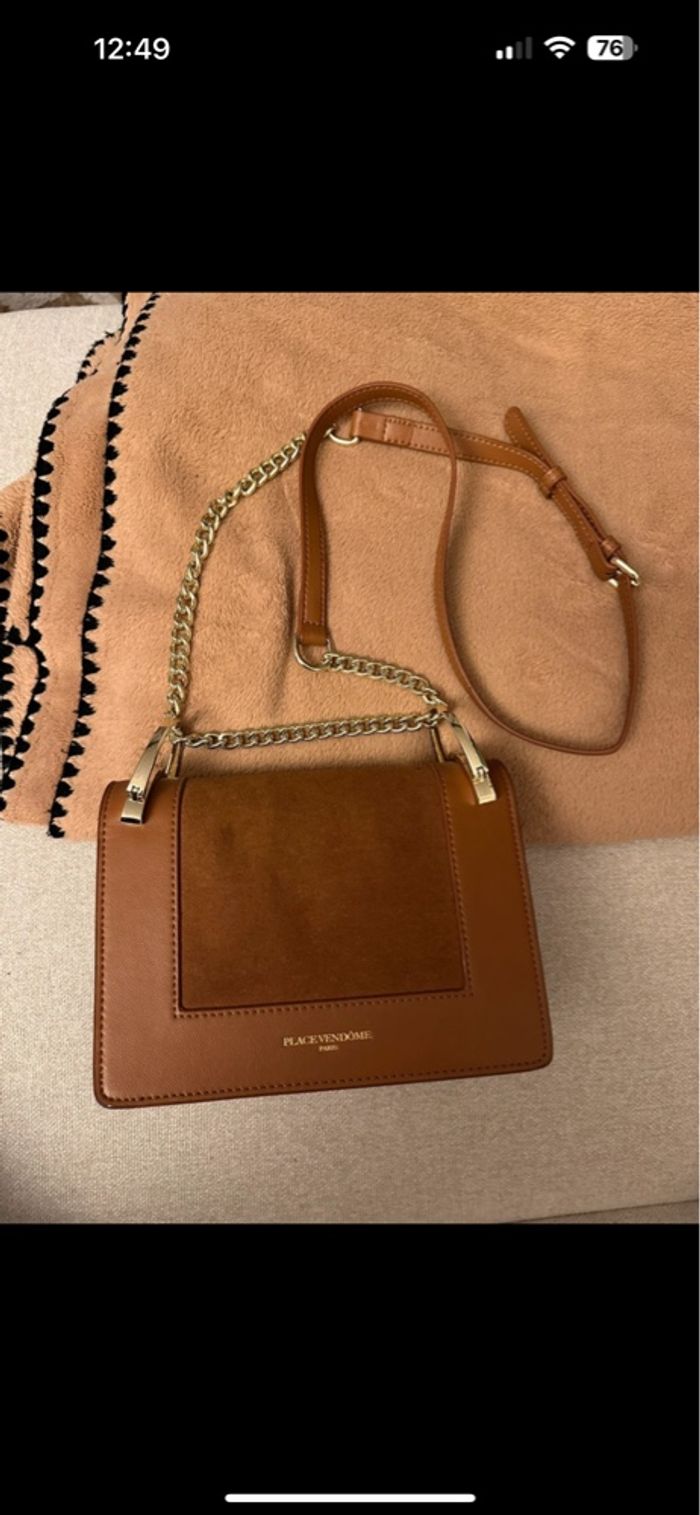 Sac marron Place Vendôme Paris