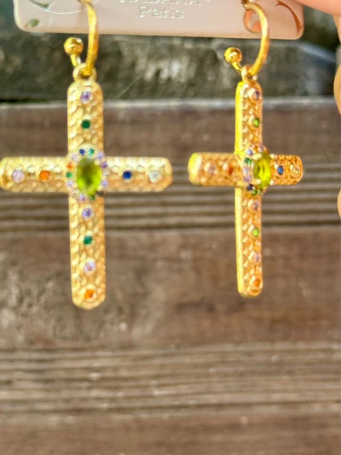 Boucles d’oreilles petites créoles grosse croix incrustées de cristaux habaha Paris - photo numéro 6
