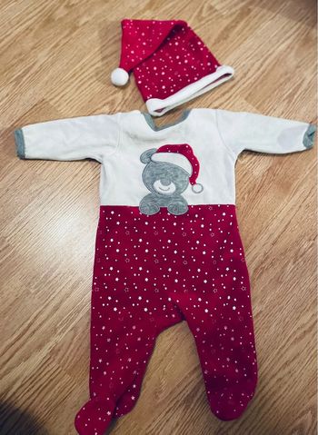Pyjama et bonnet de Noël