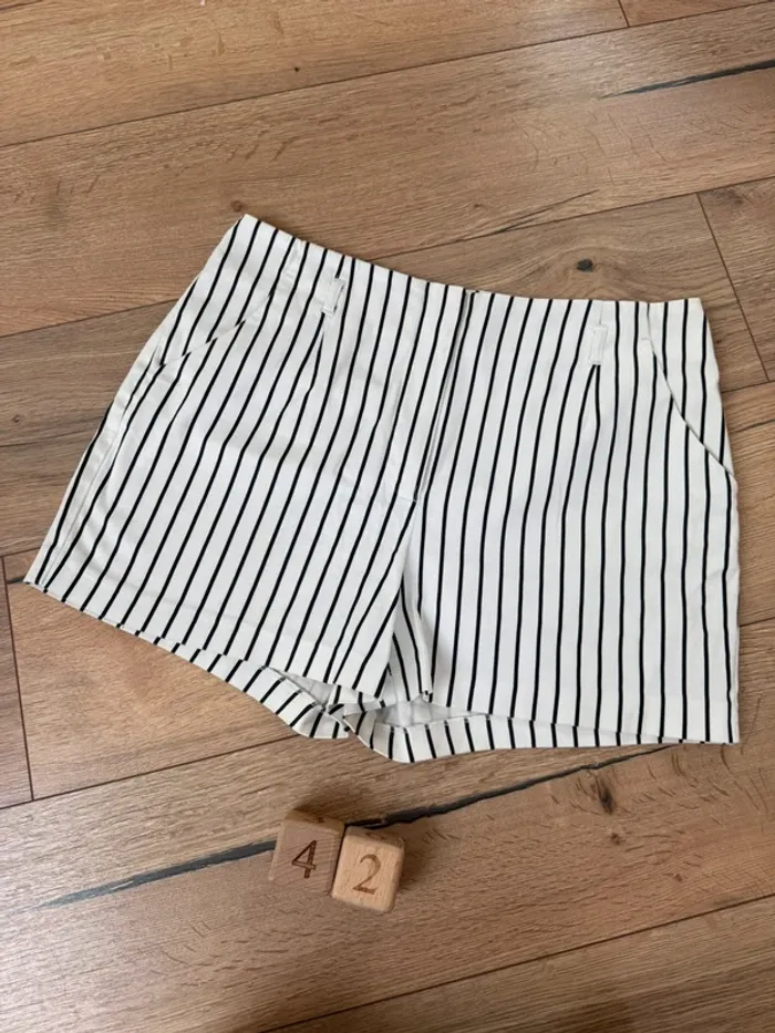 Short blanc à rayures, femme Camaïeu taille 42
