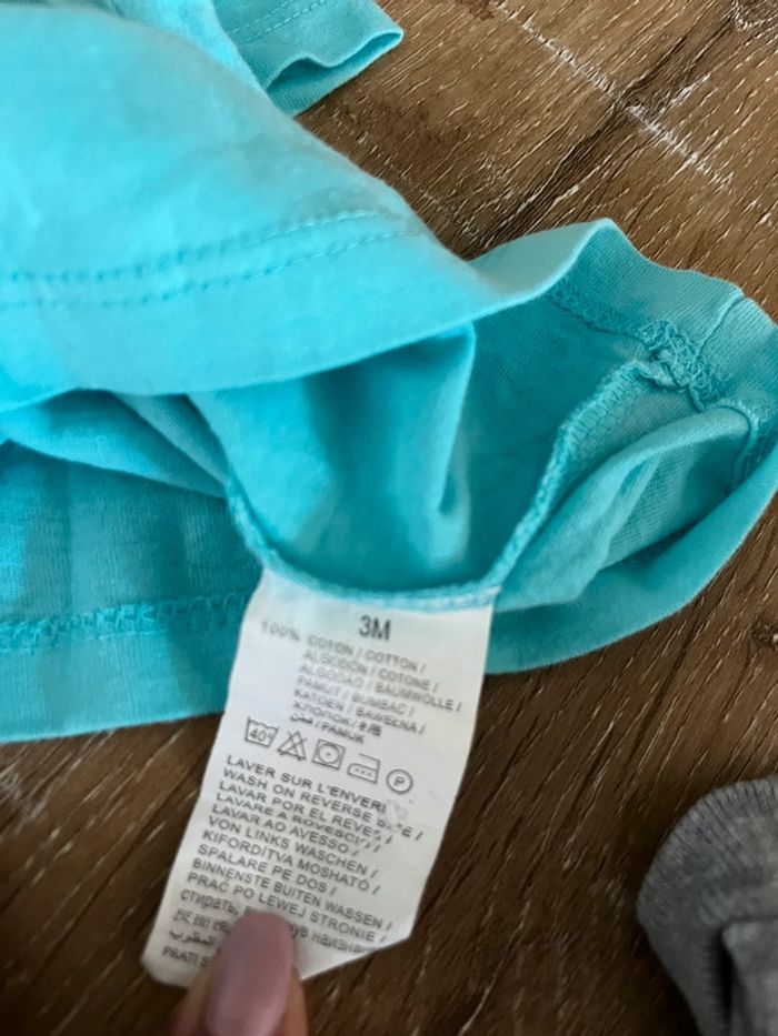 T-shirt bleu - photo numéro 2