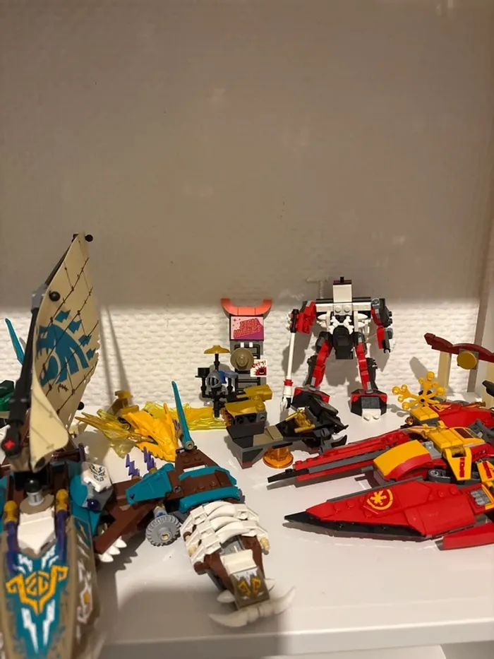 Attention ne pas acheter l annonce. Authentiques legos montés - photo numéro 11