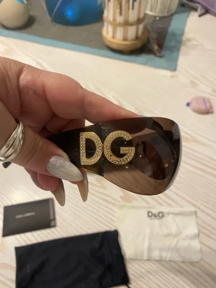 paire de lunette de soleil Dolce & Gabbana - photo numéro 4