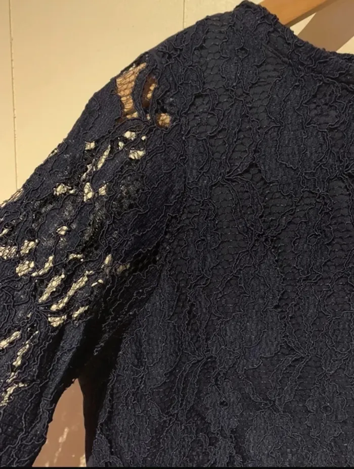 Sweat en dentelle bleu marine – H&M – Taille S - photo numéro 2