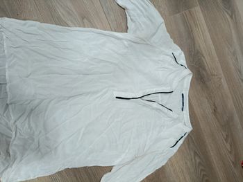 Blouse blanche liserai col noir