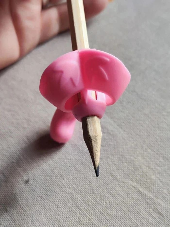 Correcteur de posture d'écriture en silicone souple - photo numéro 7