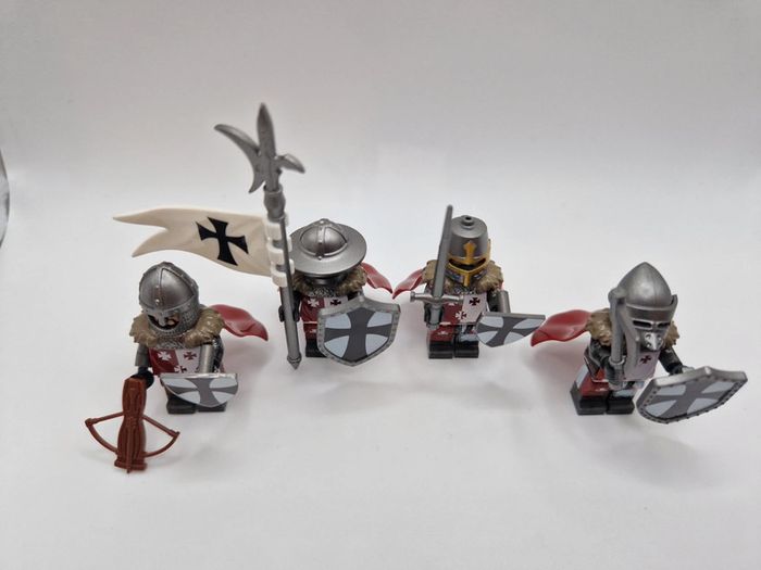 Figurines type lego 4 chevaliers templiers seigneur des anneaux - photo numéro 6