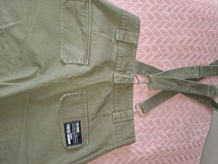 Pantalon femme 36 vert chinois baggy à bretelles neuf jamais porté Jennyfer - photo numéro 4