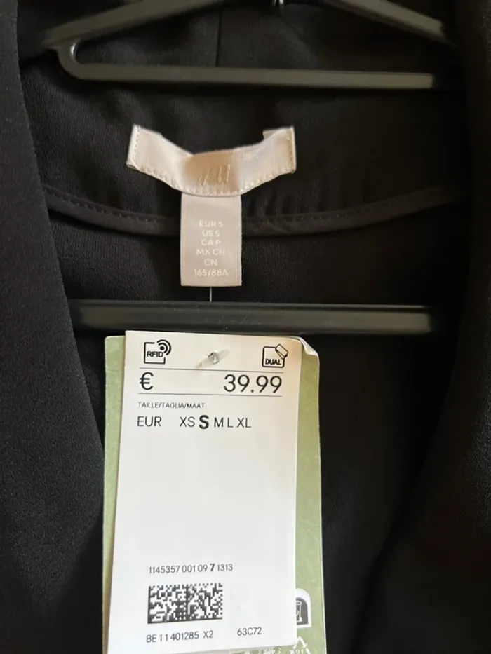 Robe noir h&m neuve taille S - photo numéro 4