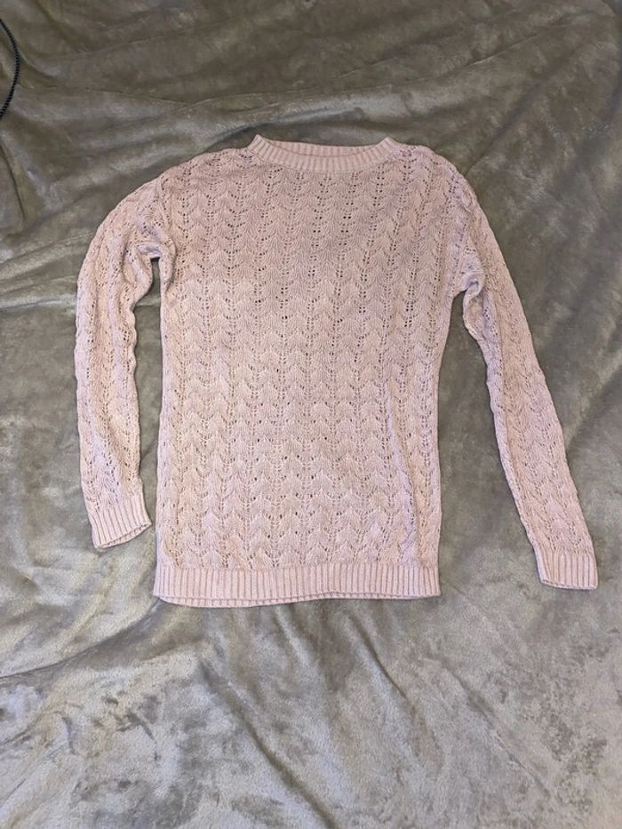 Pull léger ajouré