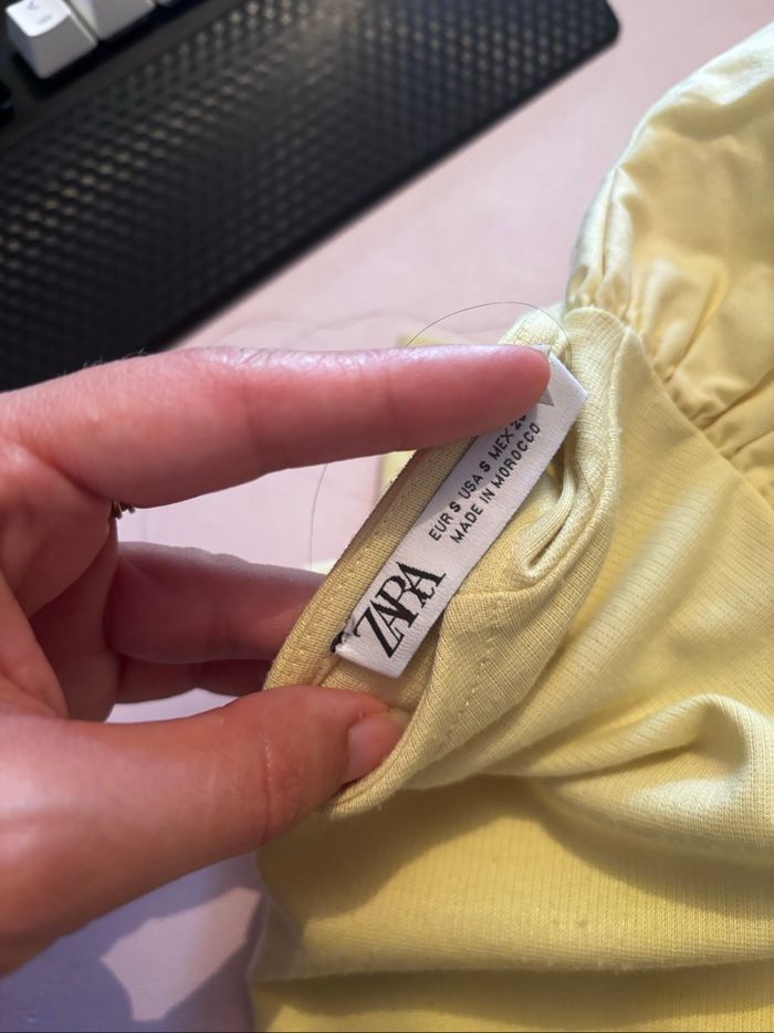 Robe jaune Zara à volants – coupe moulante féminine - photo numéro 3