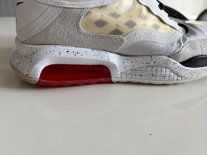 Jordan Max 200 Blanc / Challenge Rouge / Noir - Taille 44 - photo numéro 2