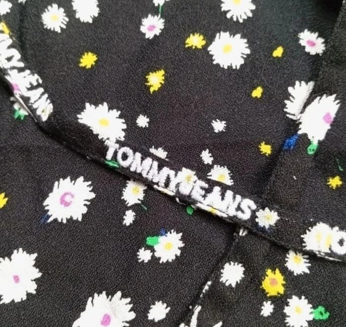 Blouse Noir a Motif Floral Tommy Jeans. Pour Femme. Taille XS - photo numéro 5