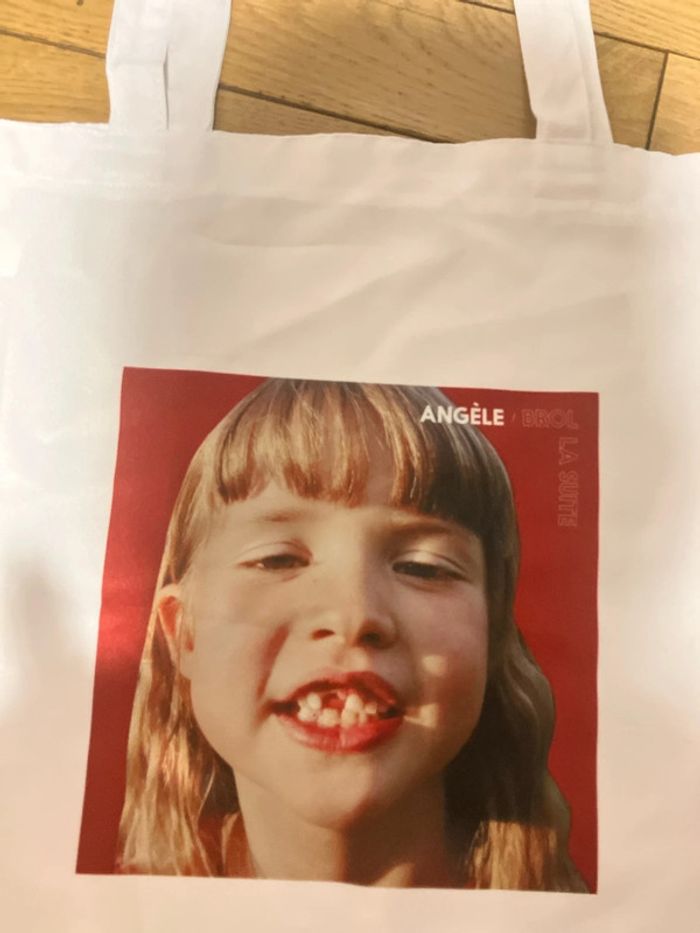 Tote Bag Angèle Brol La suite rouge - photo numéro 2