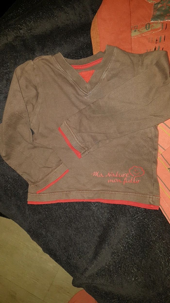Lot de 3 tee-shirt manche longue Bordeaux et marron taille 24 mois ou 2 ans - photo numéro 2