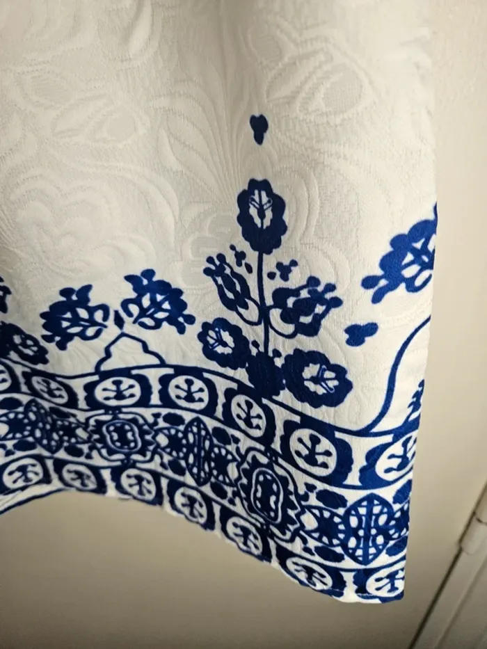 Petite robe blanche et bleue - photo numéro 4