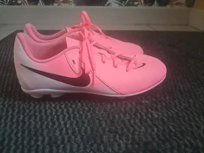 Crampons Nike 38.5 - photo numéro 9