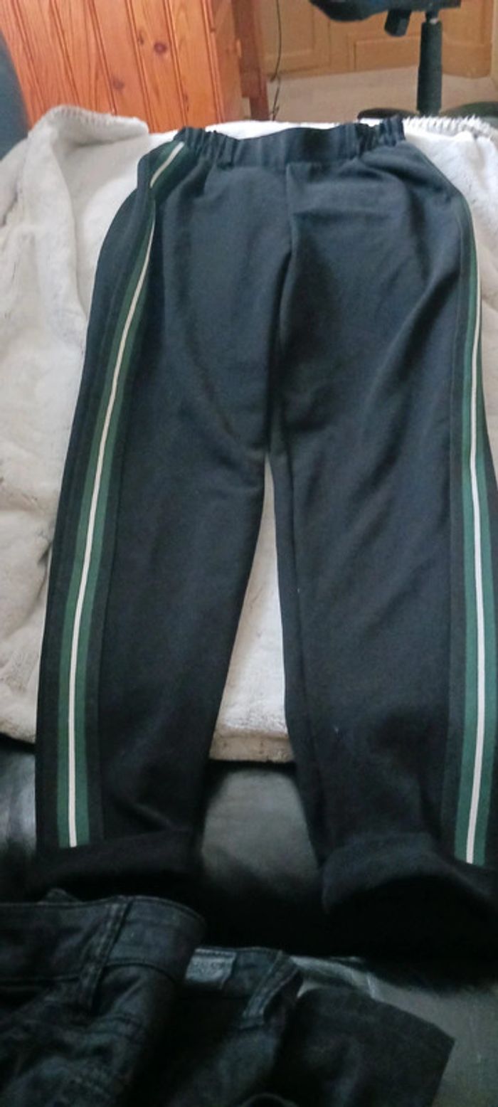 Pantalon/ jogging taille XS . Bershka