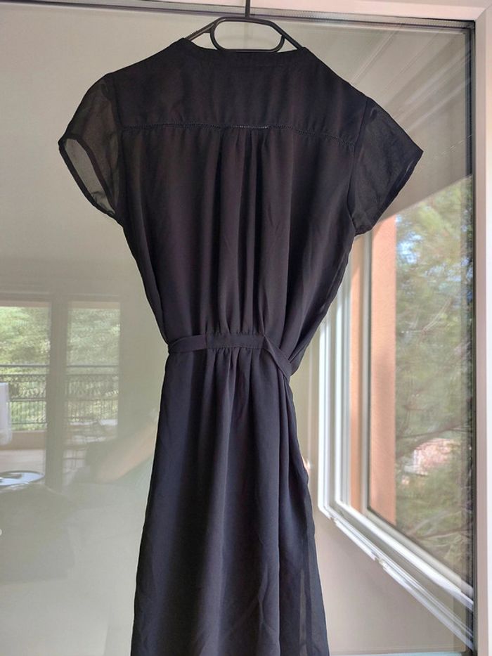 Robe noire - photo numéro 4