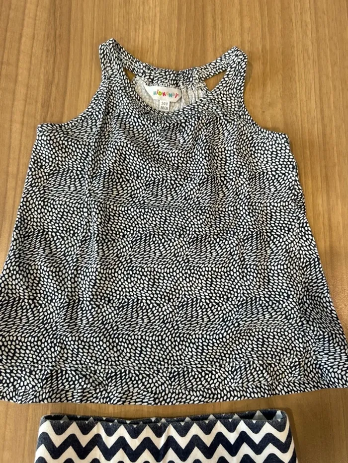 Tenue 2 ans blanche et bleu marine - photo numéro 4