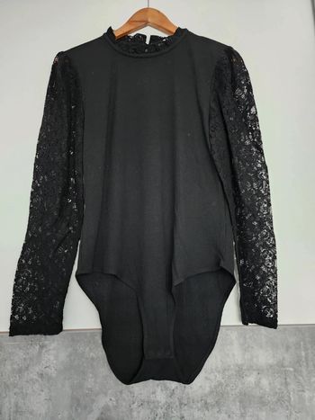 Body noir avec de la dentelle