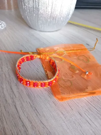 Bracelet en perle neuf ikita