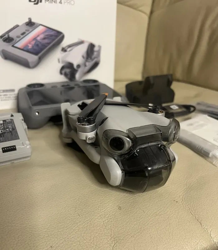 DJI Mini 4 Pro Fly More Combo