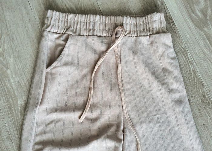 Pontalon beige taille s/m à jambes larges - photo numéro 3