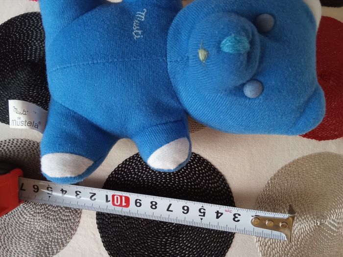 Doudou ours bleu blanc Musti jouet Mustela vintage ancien des années 90  1997  assis modèle petit nez brodé bout bras blanc  yeux durs  autour 15 cm  +/- - photo numéro 2