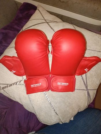 Gants de boxe outshock Decathlon rouge taille XL comme neuf