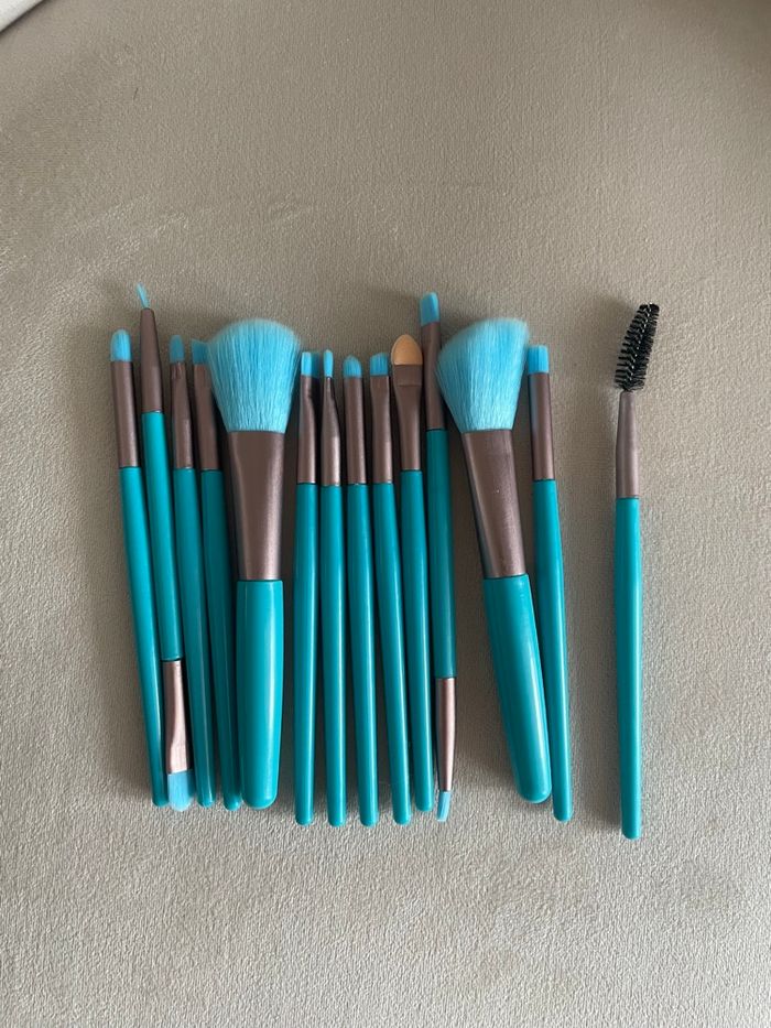 Lot de pinceaux à maquillage - photo numéro 3