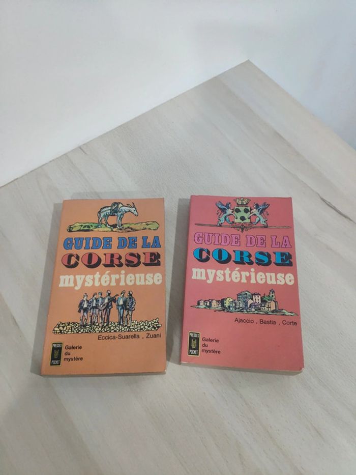Lot 2 livres guide Corse mystérieuse Ajaccio Bastia Corte Eccica Suarella Zuani pocket