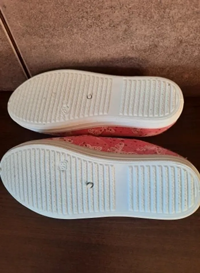 Chaussures fille NEUVES 28 - photo numéro 2