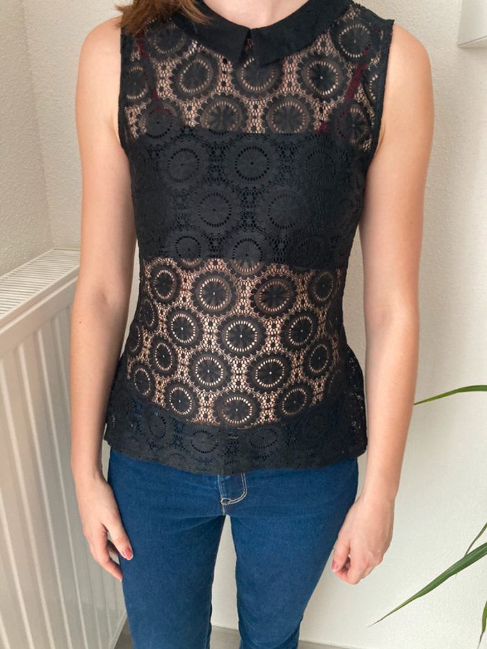 Top a dentelle