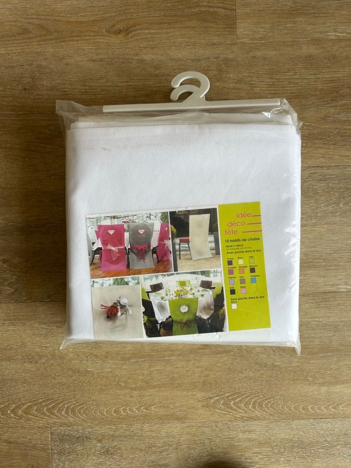 Lot +13housses de chaise blanches non tissées – Déco fête - photo numéro 2