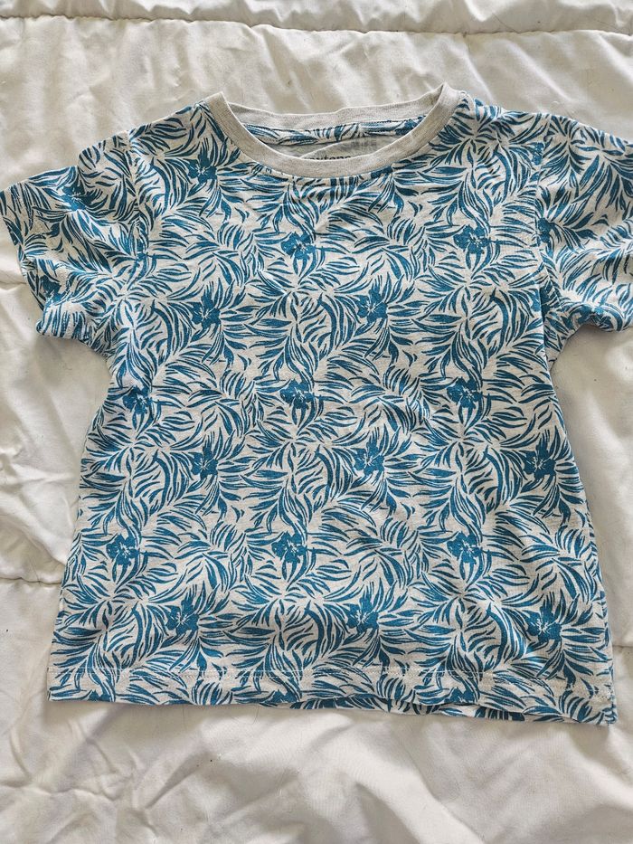 Tee shirt fleuri