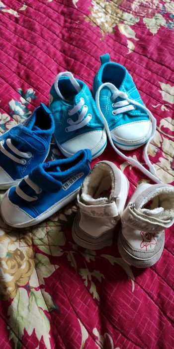 Lot chaussures bébé