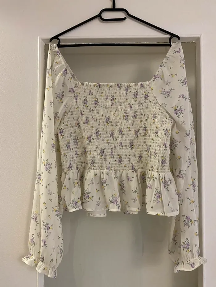 Haut à fleur 🌸 - photo numéro 2